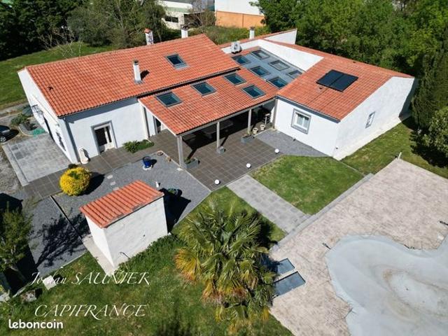 Propriété 8 pièces 305 m²