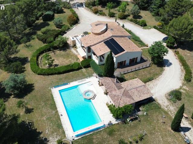 Propriété 8 pièces 308 m²