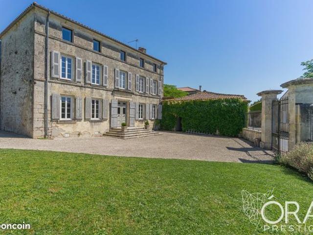Propriété 8 pièces 309 m²
