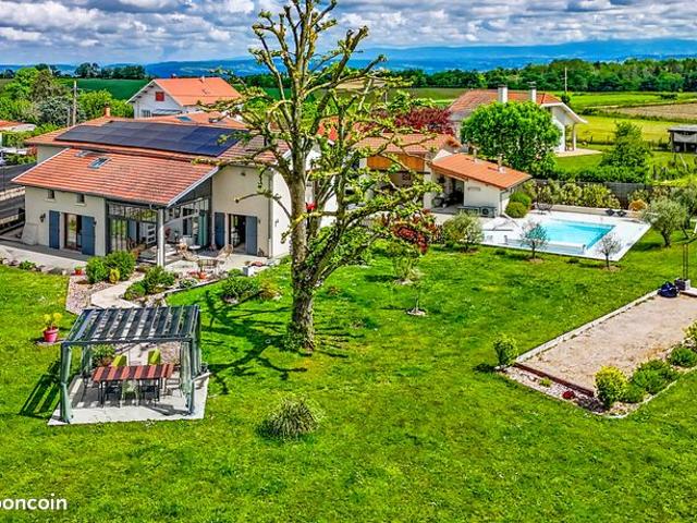 Propriété 8 pièces 300 m²