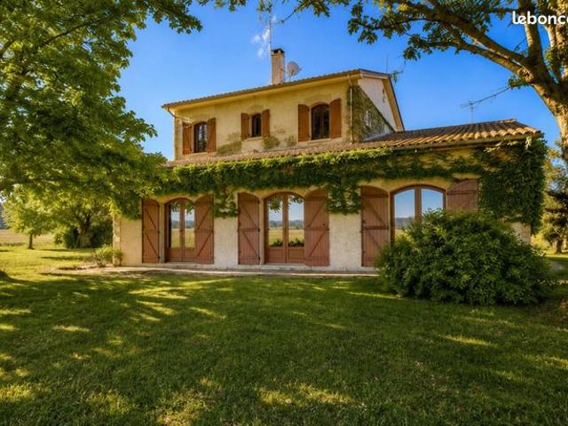 Propriété 8 pièces 300 m²
