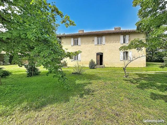 Propriété 8 pièces 300 m²
