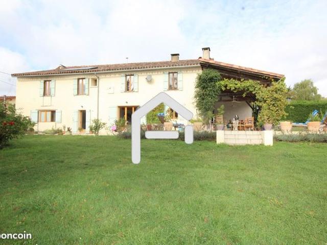 Propriété 8 pièces 300 m²