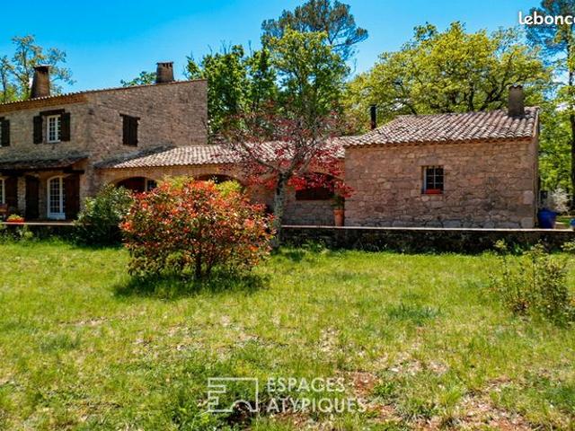 Propriété 8 pièces 300 m²