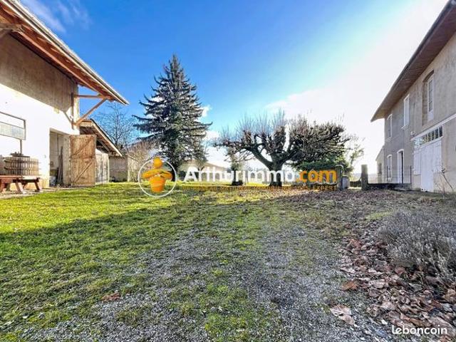 Maison 8 pièces 300 m²