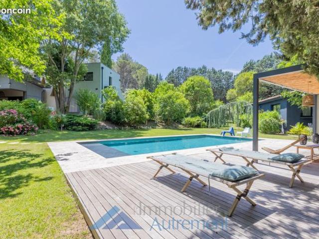 Propriété 8 pièces 300 m²