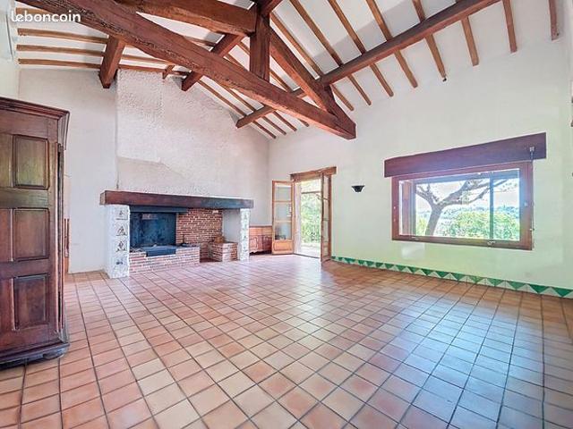 Propriété 8 pièces 300 m²