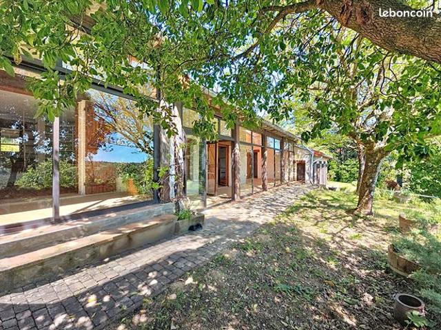 Propriété 8 pièces 300 m²