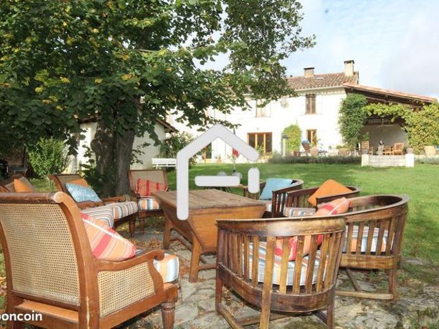 Propriété 8 pièces 300 m²