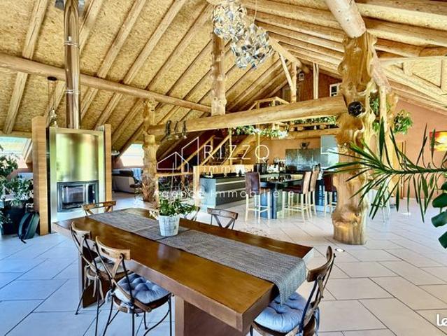 Propriété 8 pièces 303 m²