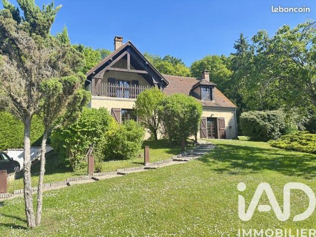 Propriété 8 pièces 303 m²