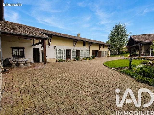 Propriété 8 pièces 314 m²
