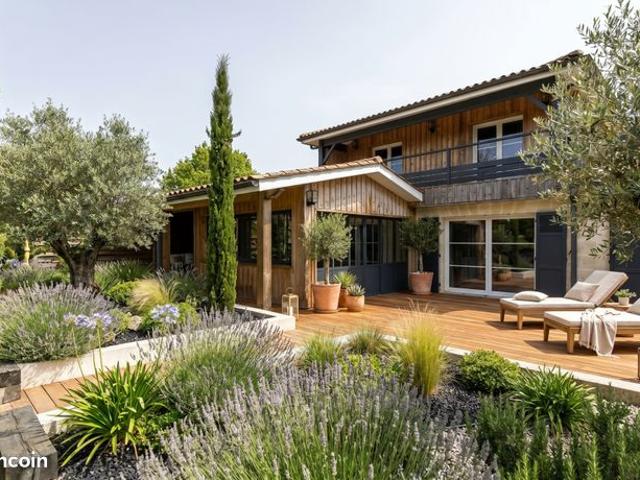 Propriété 8 pièces 314 m²