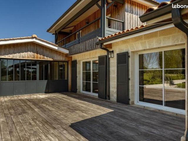 Propriété 8 pièces 314 m²