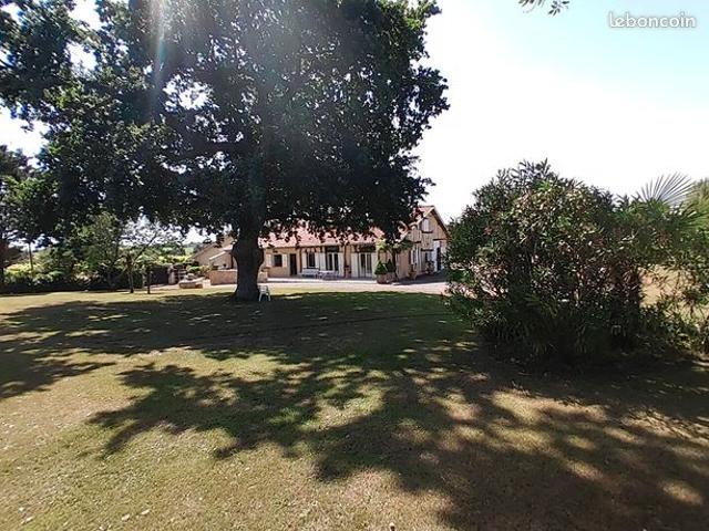 Propriété 8 pièces 310 m²