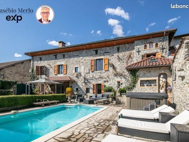 Propriété 8 pièces 311 m²