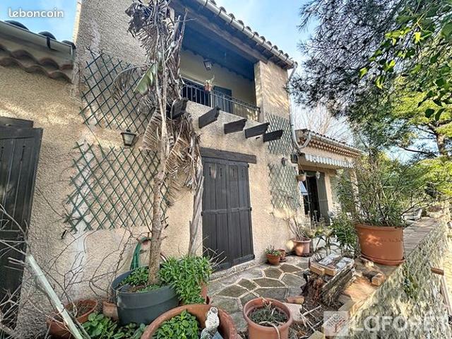 Propriété 8 pièces 324 m²