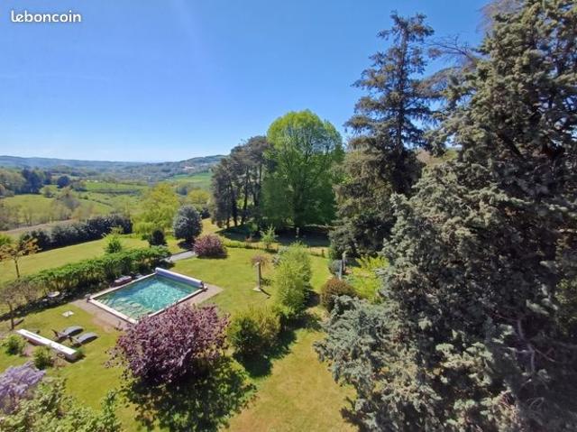 Propriété 8 pièces 320 m²