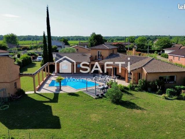 Propriété 8 pièces 320 m²