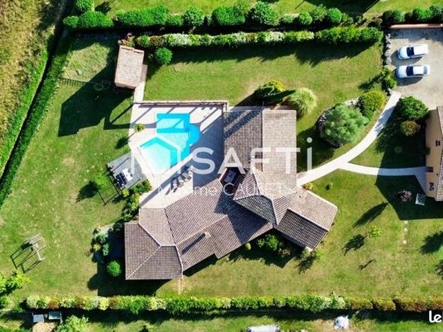 Propriété 8 pièces 320 m²