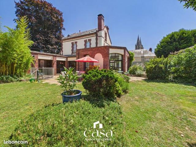 Propriété 8 pièces 320 m²