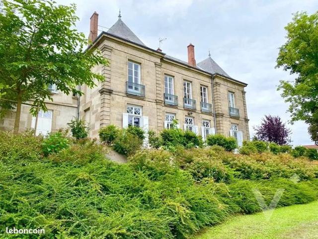 Propriété 8 pièces 320 m²
