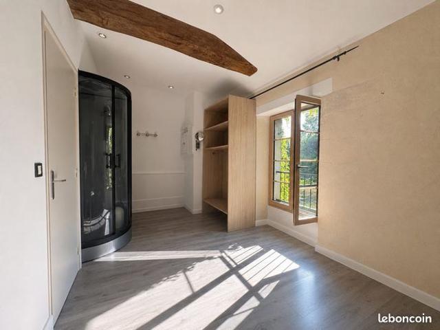 Propriété 8 pièces 322 m²