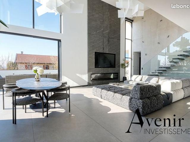 Propriété 8 pièces 322 m²