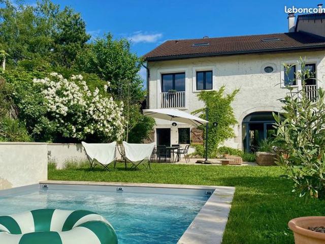 Propriété 8 pièces 322 m²