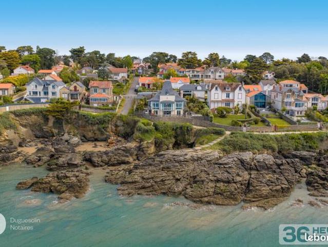 Propriété 8 pièces 334 m²