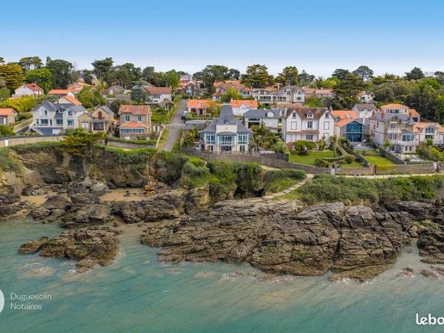 Propriété 8 pièces 334 m²