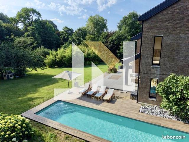 Propriété 8 pièces 335 m²