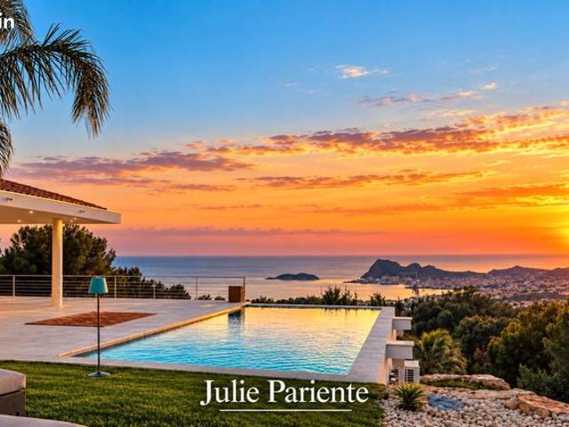 Propriété 8 pièces 389 m²