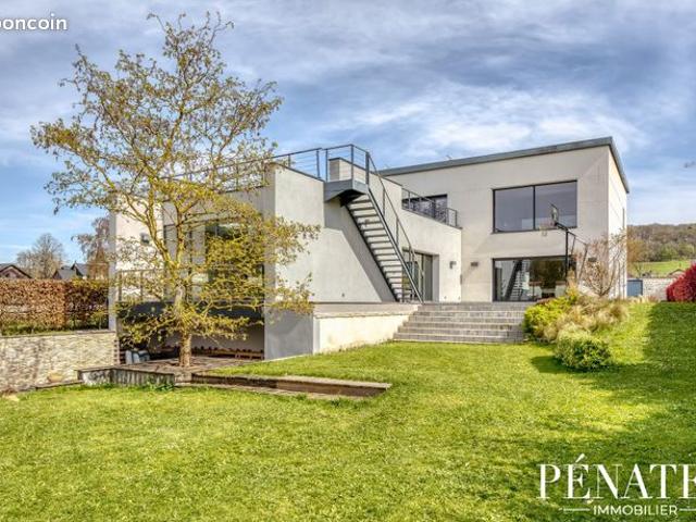 Propriété 8 pièces 338 m²