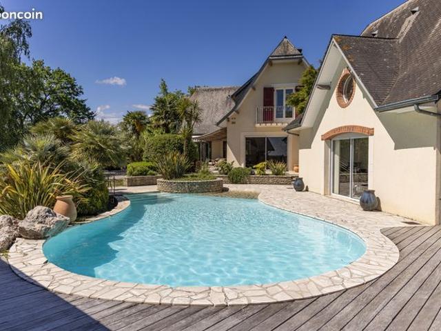 Propriété 8 pièces 339 m²