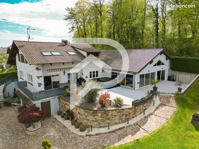 Propriété 8 pièces 330 m²