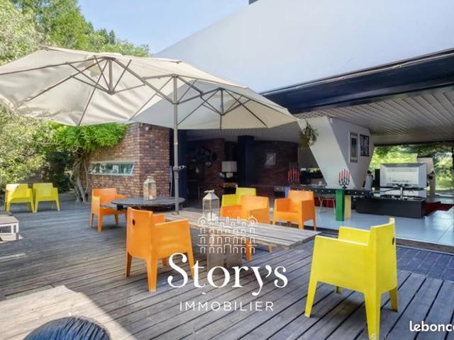 Propriété 8 pièces 330 m²