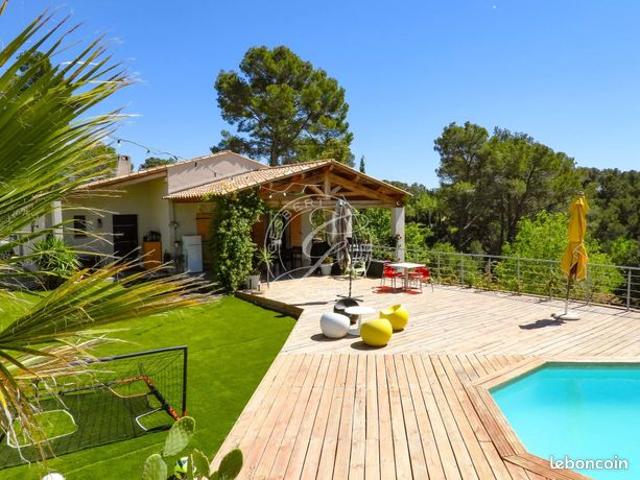 Propriété 8 pièces 330 m²