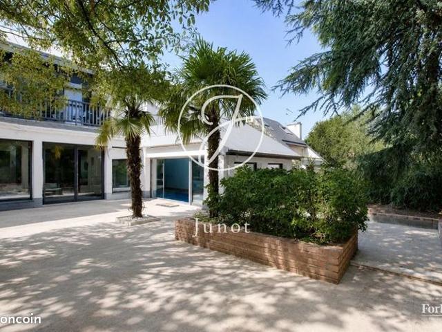 Propriété 8 pièces 330 m²