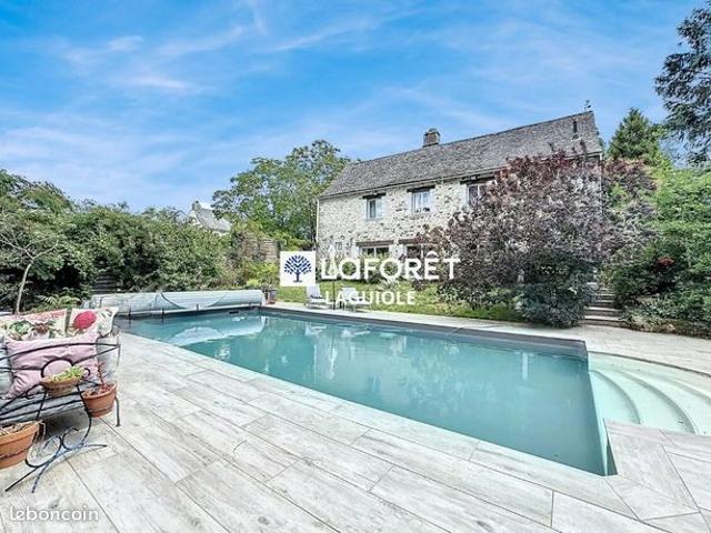 Propriété 8 pièces 344 m²