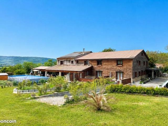 Propriété 8 pièces 345 m²