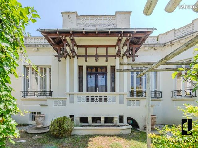 Propriété 8 pièces 345 m²