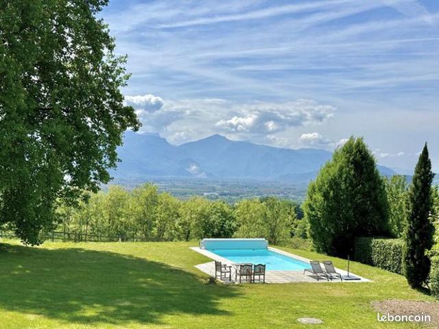 Propriété 8 pièces 349 m²
