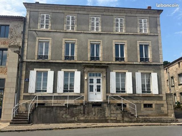 Propriété 8 pièces 349 m²