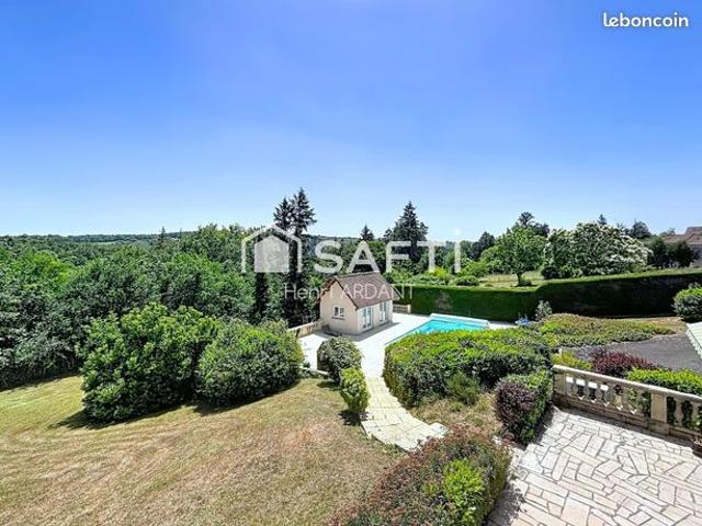 Propriété 8 pièces 340 m²