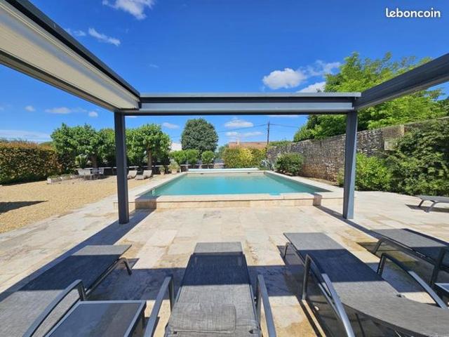 Propriété 8 pièces 340 m²