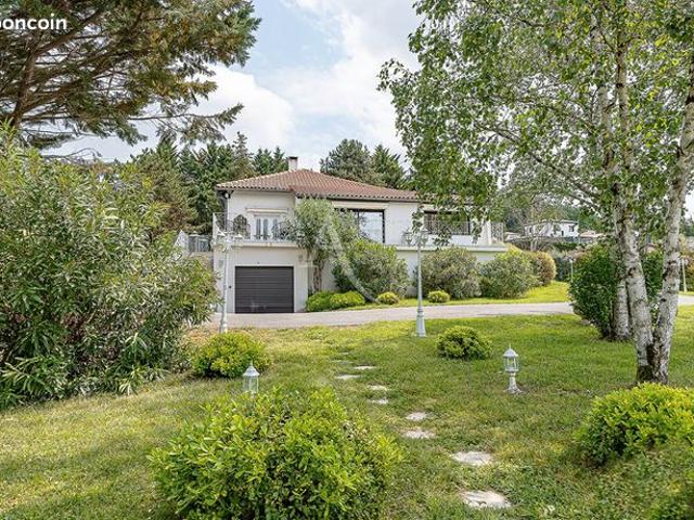 Propriété 8 pièces 340 m²