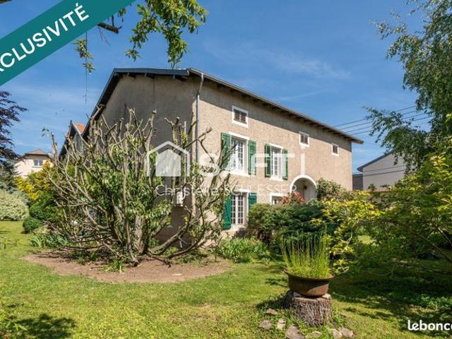 Propriété 8 pièces 343 m²