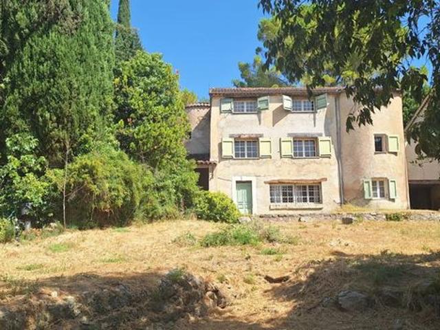 Propriété 8 pièces 352 m²