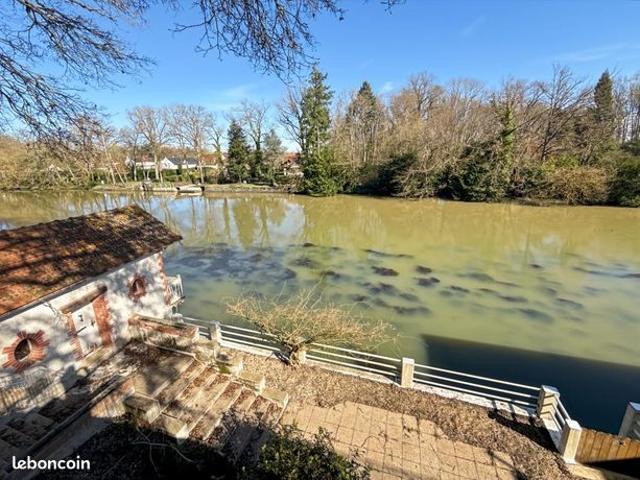 Propriété 8 pièces 369 m²